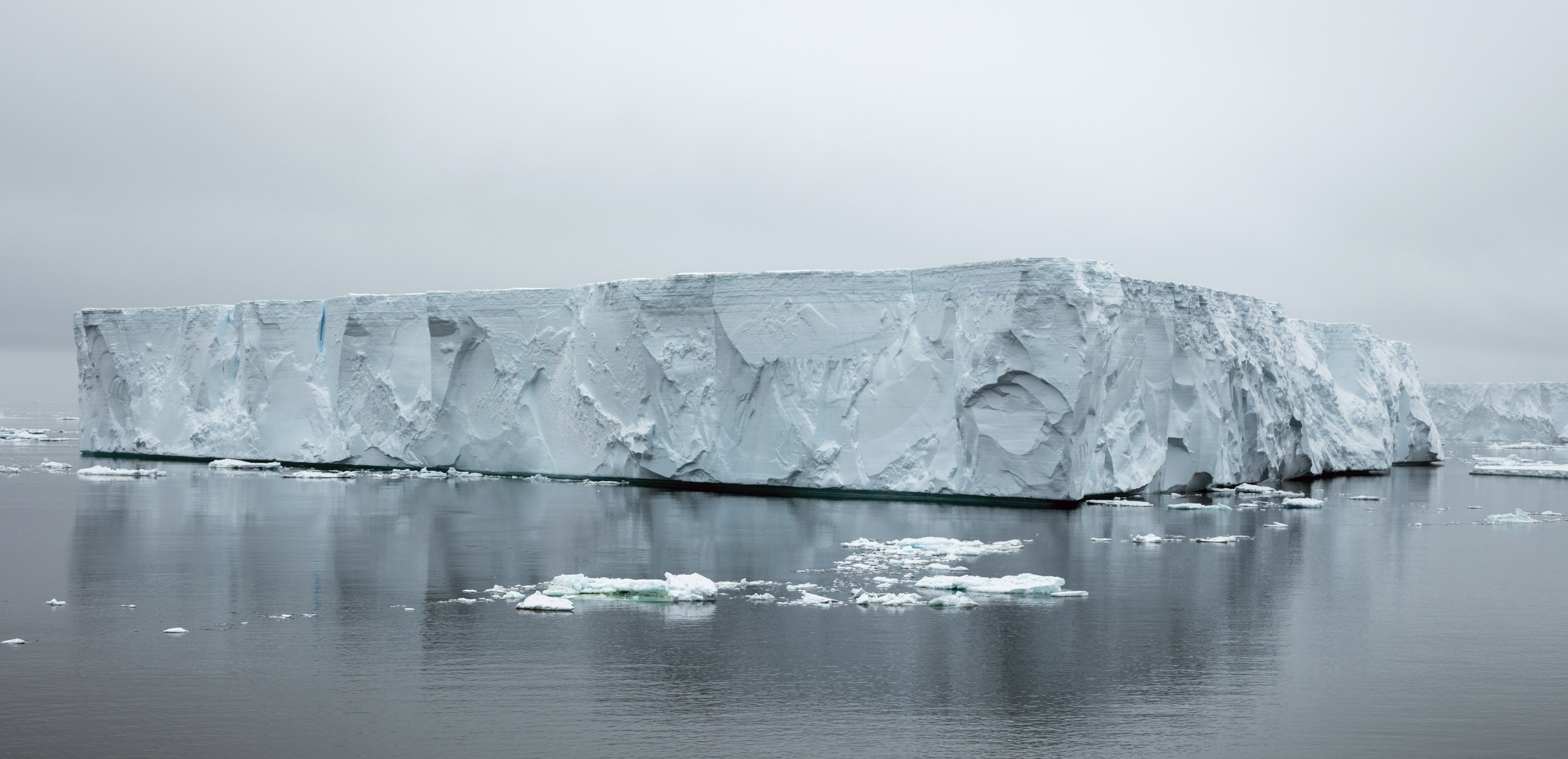 Antarctic Sound, near Brown Bluff, Tabarin Peninsula Date15 January 2016, 20:05:56 Source Own work Author Godot13 Attribution (required by the license) Andrew Shiva / Wikipedia / CC BY-SA 4.0 https://commons.wikimedia.org/wiki/File:Antarctic_Sound-2016-Iceberg_02.jpg